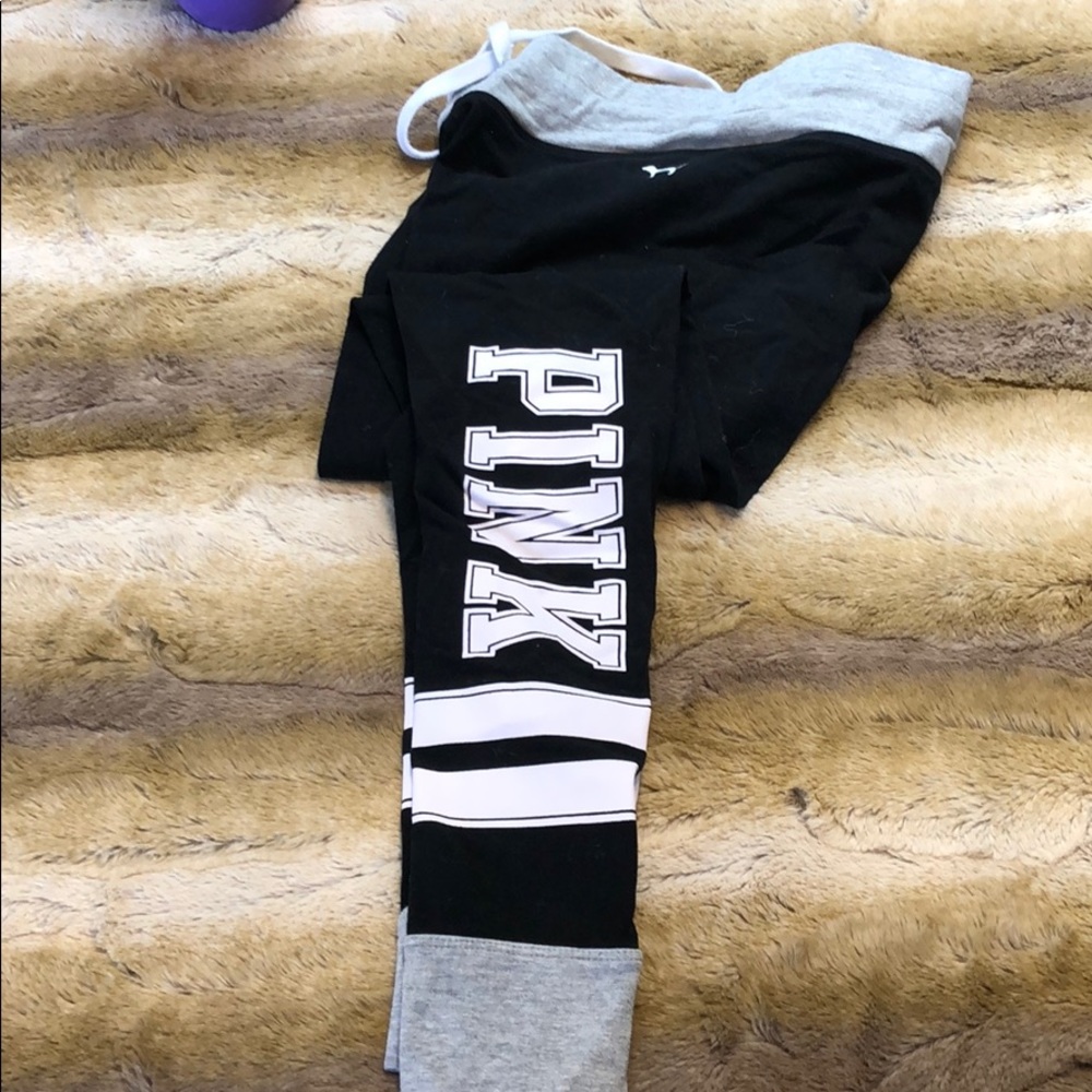 Victoria’s Secret pink yoga leggings